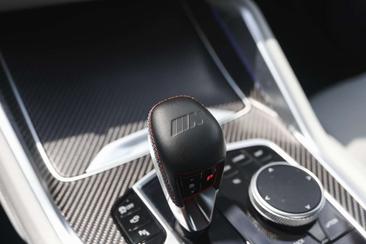 BMW XM 50e — photo 17