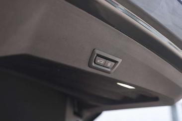 BMW XM 50e — photo 37