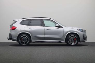 BMW IX1 EDrive20 — photo 8