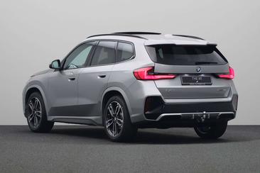 BMW IX1 EDrive20 — photo 11