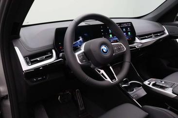 BMW IX1 EDrive20 — photo 15