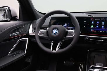 BMW IX1 EDrive20 — photo 23