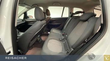 BMW Série 2 Berline 220d — photo 8