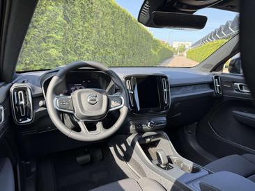 Volvo EX40 Single Motor Extended Range — photo 3
