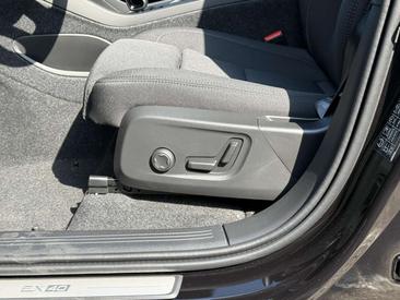 Volvo EX40 Single Motor Extended Range — photo 13