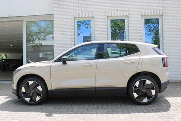 Volvo EX30 Single Motor Extended Range — photo 2