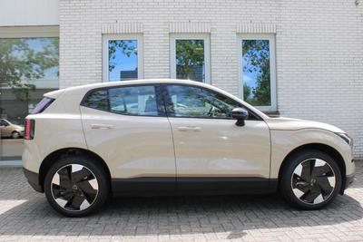 Volvo EX30 Single Motor Extended Range