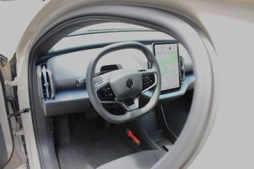 Volvo EX30 Single Motor Extended Range — photo 8