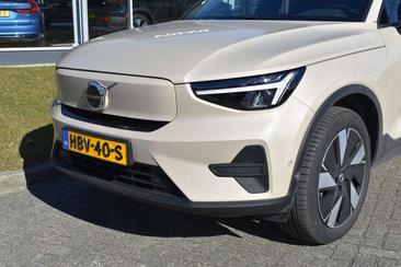 Volvo EX40 Single Motor Extended Range — photo 3