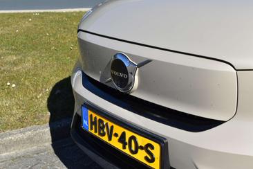 Volvo EX40 Single Motor Extended Range — photo 4