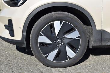 Volvo EX40 Single Motor Extended Range — photo 5