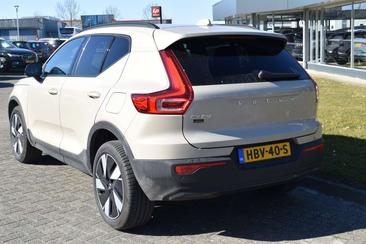 Volvo EX40 Single Motor Extended Range — photo 9