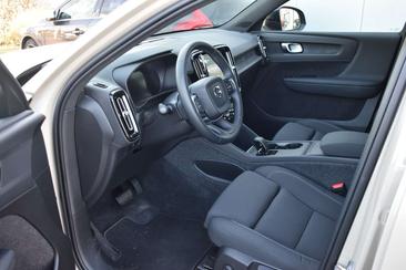 Volvo EX40 Single Motor Extended Range — photo 17