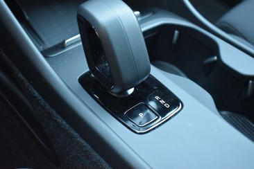 Volvo EX40 Single Motor Extended Range — photo 36