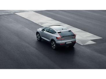 Volvo C40 Coupé SUV — photo 9