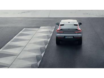 Volvo C40 Coupé SUV — photo 10