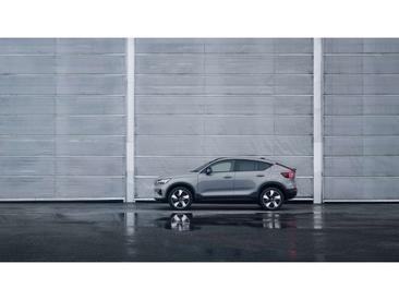 Volvo C40 Coupé SUV — photo 8