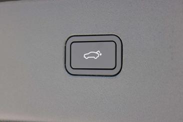 Volvo EX30 Single Motor Extended Range — photo 12