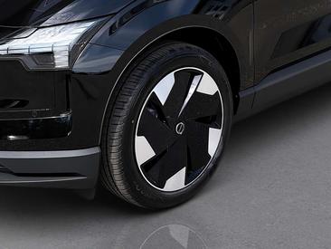 Volvo EX30 Single Motor Extended Range — photo 8