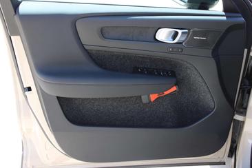 Volvo EX40 Single Motor Extended Range — photo 19