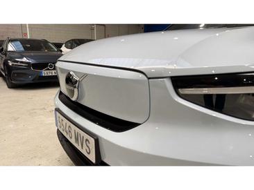 Volvo C40 Coupé SUV — photo 36