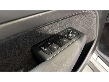 Volvo EC40 Coupé SUV Single Motor Extended Range — photo 23