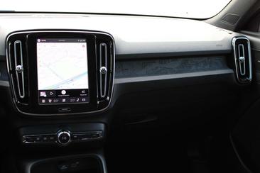 Volvo EX40 Single Motor Extended Range — photo 30
