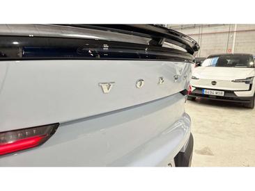 Volvo C40 Coupé SUV — photo 41