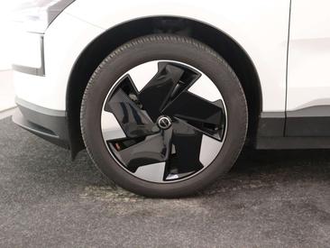 Volvo EX30 — photo 7
