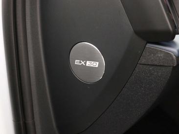 Volvo EX30 — photo 10