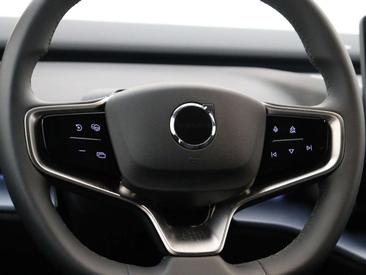 Volvo EX30 — photo 22