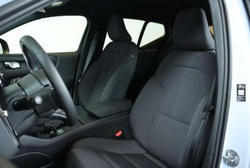 Volvo EX40 Single Motor Extended Range — photo 9
