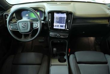 Volvo EX40 Single Motor Extended Range — photo 10