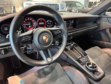 Porsche Carrera GT — photo 9