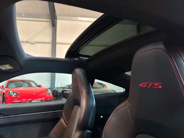 Porsche Carrera GT — photo 11