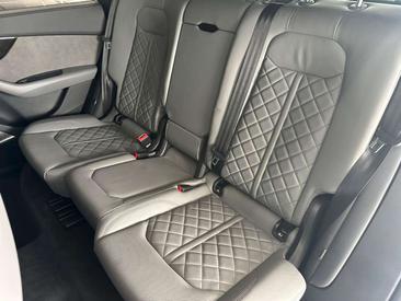 Audi SQ8 TFSI — photo 12