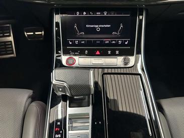 Audi SQ8 TFSI — photo 20