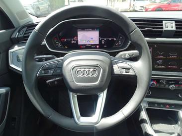 Audi Q3 35 TFSI — photo 13