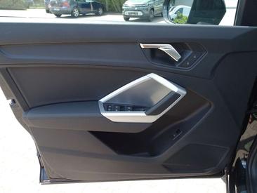 Audi Q3 35 TFSI — photo 43
