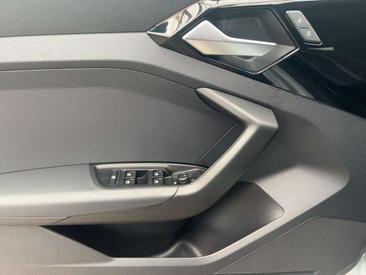 Audi A1 Sportback 35 TFSI — photo 11