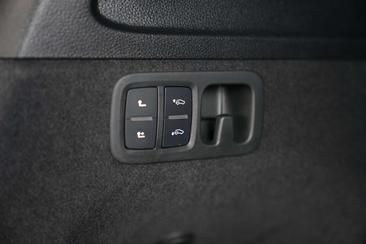 Audi SQ7 TFSI — photo 11