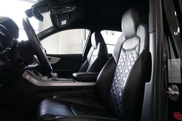 Audi SQ7 TFSI — photo 17