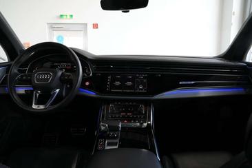 Audi SQ7 TFSI — photo 25