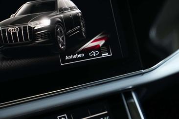 Audi SQ7 TFSI — photo 33