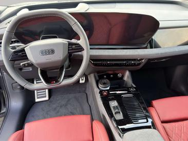 Audi Q6 SUV S Line S — photo 16