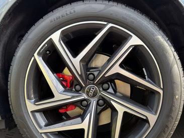 Audi Q6 SUV S Line S — photo 19