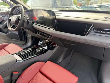 Audi Q6 SUV S Line S — photo 21