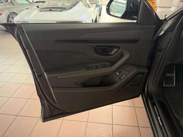 Lamborghini Urus S — photo 12