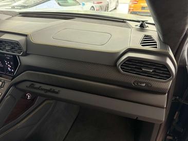 Lamborghini Urus S — photo 19