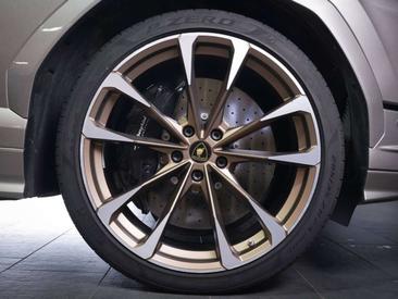 Lamborghini Urus S — photo 20